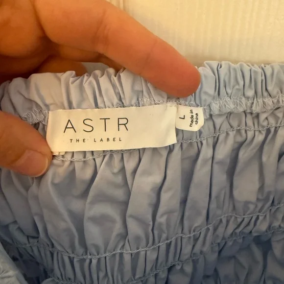 ASTR The Label Light Blue Puff Sleeve Top Size Large - Picture 2 of 2